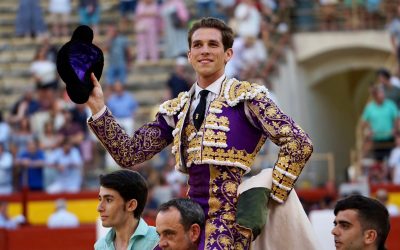 Ginés Marín, tres orejas, abre con justicia la puerta grande