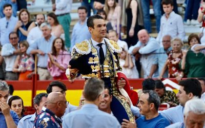 José María Manzanares abrocha su feria a hombros