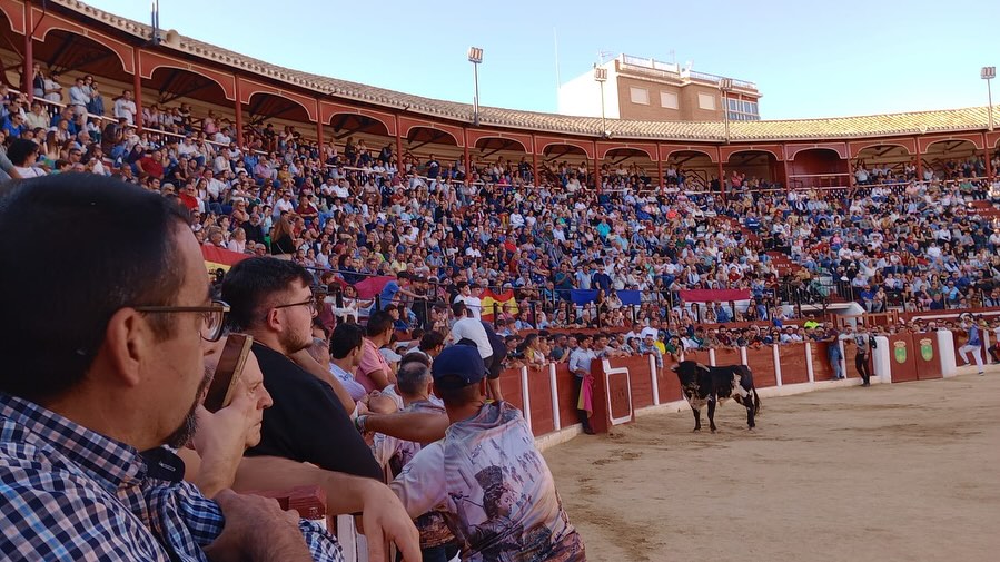 Las taquillas de la plaza de Hellín despachan entradas dos años después para el festejo con El Cid, Víctor Hernández y Samuel Navalón