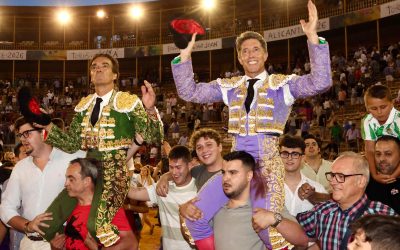 Pletórica tarde de El Cid y Manuel Escribano, a hombros sobre la excelsa bravura de una extraordinaria corrida de Victorino Martín